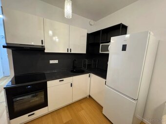 Nový 2i apartmán s garážou bez RK - 2