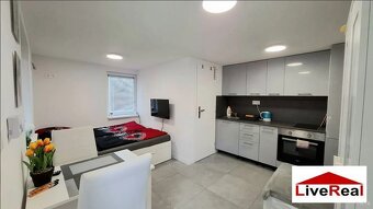 Tiny House - Zlaté piesky s pozemkom 250m2, (lepšie ako 1 iz - 2