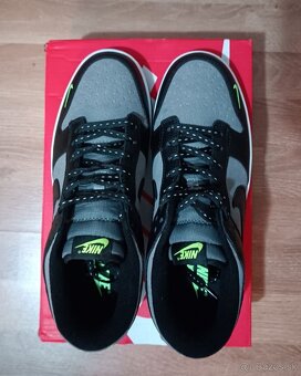 Predám nové Nike Dunk Low Black Cool Grey Volt Mini Swoosh - 2