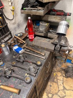 Polomotor Zetor 6901 - 2