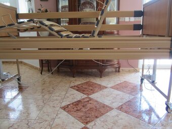 Polohovateľná elektrická posteľ - 2