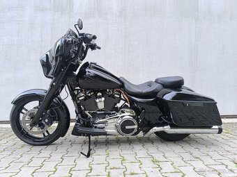 Harley Davidson Street Glide - 2