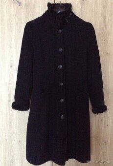 Čierny dámsky kabát XS - 2
