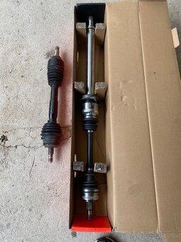 Mercedes A160 Komplet predná poloos - 2