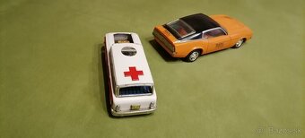 Autíčka kovové retro - 2