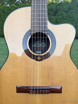 Klasická gitara s elektronikou (španielka) - 2