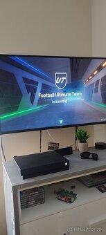 Xbox one x 1TB, + hry - 2