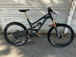 YT Capra 27 CF Pro Race L enduro - 2