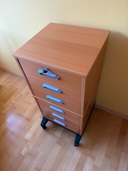 Predam kancelarsky nabytok - 2
