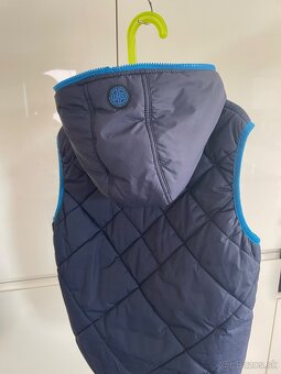 Vesta s kapucňou - 2