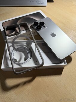 iPhone 15 Pro Max, Natural Titanium 256GB - 2