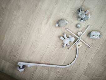 Hudobný kolotoč na postieľku Nattou - 2