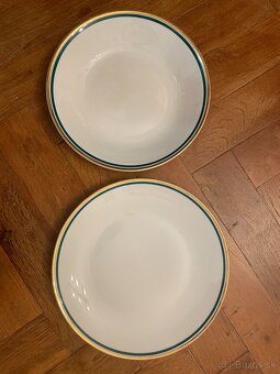 rôzne retro taniere a kuchynský riad - 2