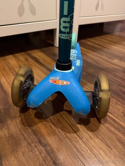 Kolobežka Mini Micro Deluxe aqua LED - 2