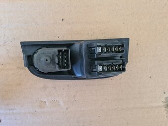 Vypínač okien Renault Scenic - 2