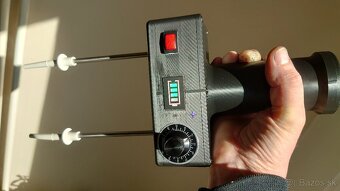 elektrický akumlatorový paralyzér omračovač na ošípané - 2