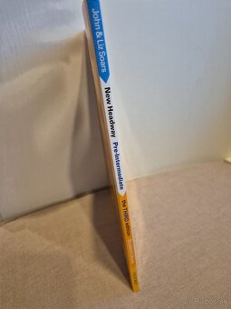 Headway-pre-intermediate student's book(3rd edition) - 2