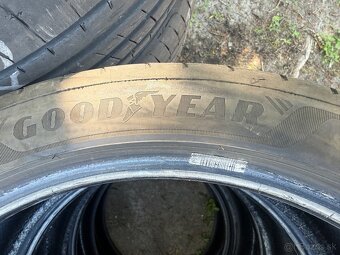 Predam 2 letne pneu 245/40 R19 Goodyear DOT:0923 - 2