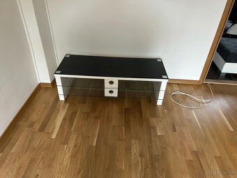 Sklenený stolík pod TV - 120cm - 2