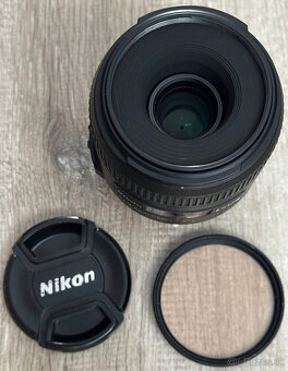 Nikon NIKKOR 40 mm f/2,8 AF-S ED DX MICRO - 2