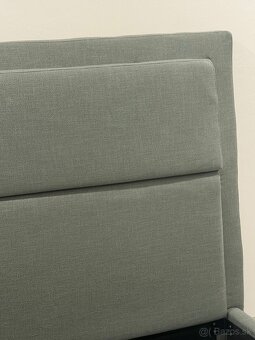 Čalúnená posteľ s nočnými stolíkmi - 2