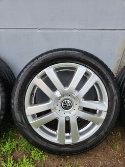 Predam elektróny Volkswagen 5x112  R17 s pneu 235/45 R17 - 2