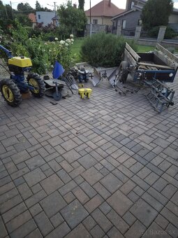 Agzat s prísluṣ̌enstvom - 2