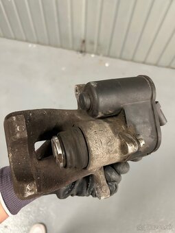 Brzdový strmeň - 2