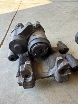 Brzdový strmeň - 2