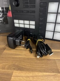 Native Instruments Maschine MK3 - 2