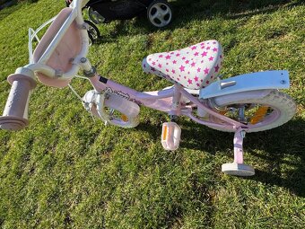 Bicykel aj s pomocnými kolieskami pre dievčatko 3 az 6 rokov - 2