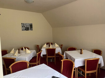 Predám zabehnutý hotel pri R1 medzi BB ZV po rekonštrukci - 2