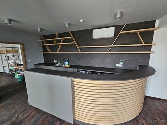 Predaj Baru so stenou - 2