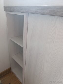 Prebaľovaci pult - 2