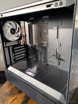 🖥️ PC skrinka – Zalman P10 Black - 2