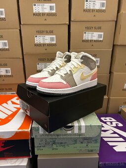 Nike Air Jordan 1 Mid SE Pink Tan, 36 - 2