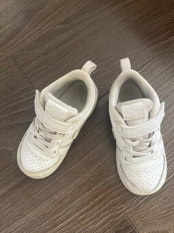 Nike 24-uni detske biele tenisky zalepovacie - 2