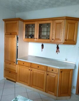 Rustikální jasanová kuchyně se spotřebiči,5159 - 2