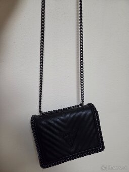 Guess kabelka čierna - 2