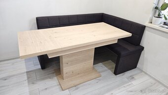 Rozkladací kuchynský stôl z masívu a rohová lavica - 2