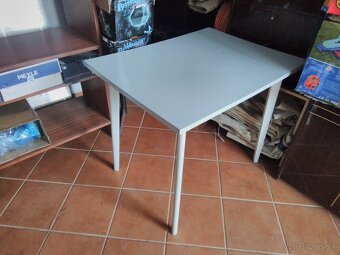 Stôl, stoličky, botník, matrac - 2