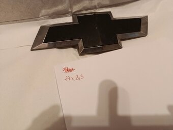 predny znak chevrolet 24x8,3cm 40€ - 2