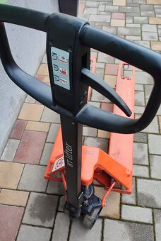 Paletovy vozík BT 2300 - 2