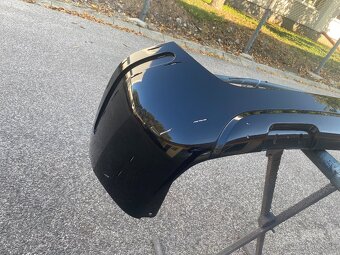 Ford Fusion mk1 zadny naraznik - 2