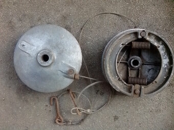 Karburátory a brzdový štít Manet Tatran - 2