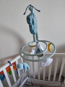 Predám kolotoč nad postieľku Chicco - 2