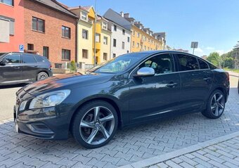 Volvo S60, 2.4D5 R-Design servis.historie - 2