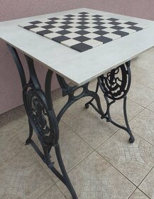 Šachový stolík - 2
