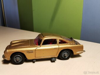 Corgi toys Aston Martin DB4 James Bond - 2