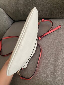 Crossbody guess mala - 2